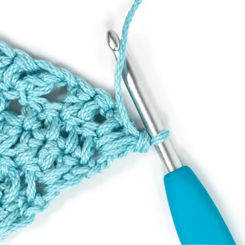 View image 2 of 2 for Clover 3672 Amour Crochet Hook Set, 10 sizes