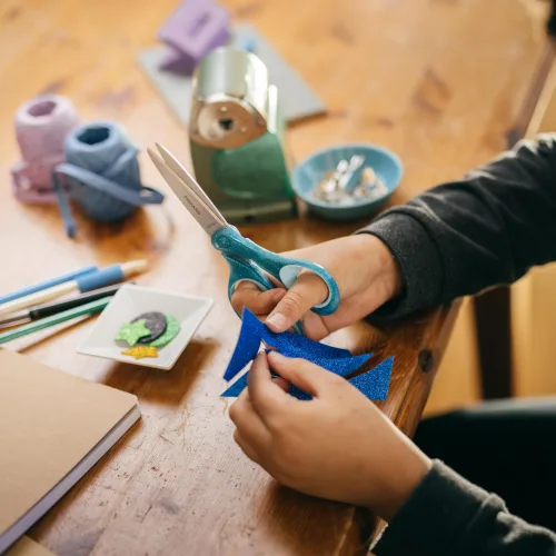 View image 7 of 9 for Fiskars 7" SoftGrip Student Glitter Scissors (1-Pack) for Kids Ages 12-14, Scissors for School or Crafting, Back to School Supplies, Color May Vary